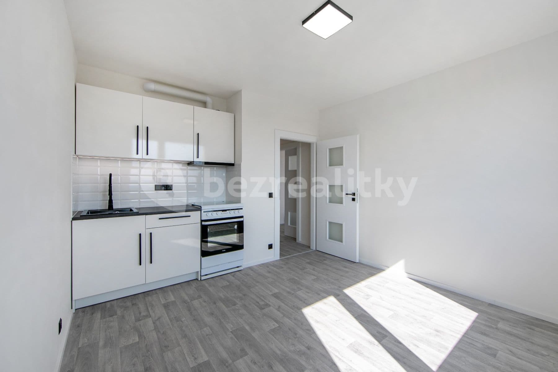 1 bedroom flat to rent, 39 m², Ledecká, Plzeň, Plzeňský Region 1 bedroom flat to rent, 39 m², Ledecká, Plzeň, Plzeňský Region