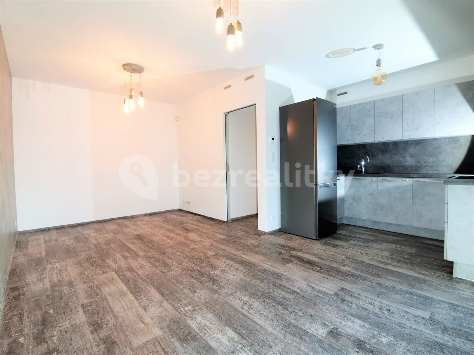 1 bedroom with open-plan kitchen flat to rent, 56 m², Kurta Konráda, Prague, Prague 1 bedroom with open-plan kitchen flat to rent, 56 m², Kurta Konráda, Prague, Prague