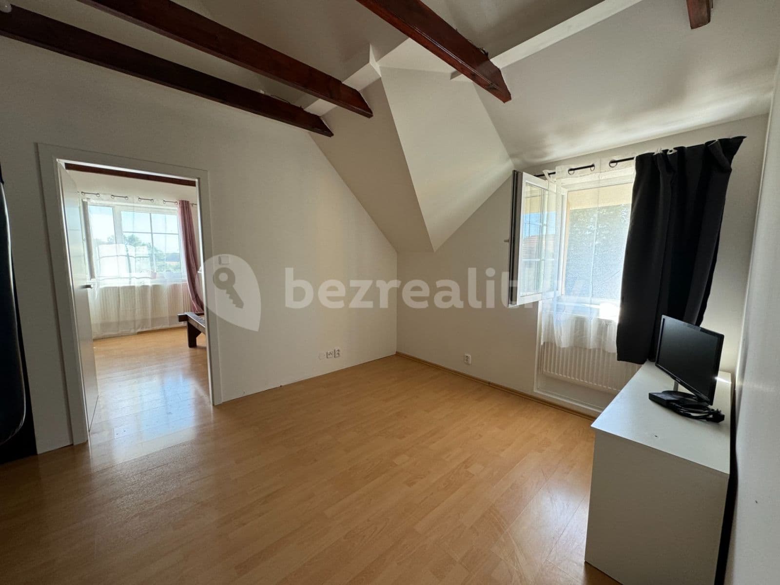 3 bedroom with open-plan kitchen flat to rent, 110 m², Štíhlice, Středočeský Region 3 bedroom with open-plan kitchen flat to rent, 110 m², Štíhlice, Středočeský Region