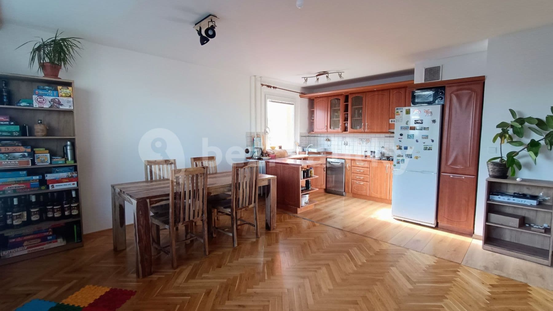 2 bedroom with open-plan kitchen flat to rent, 76 m², Svojetická, Prague, Prague 2 bedroom with open-plan kitchen flat to rent, 76 m², Svojetická, Prague, Prague
