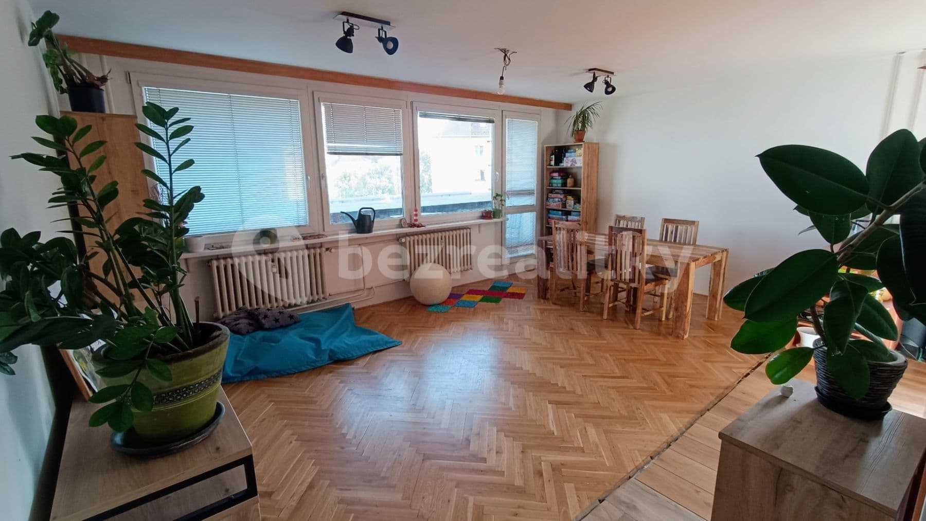 2 bedroom with open-plan kitchen flat to rent, 76 m², Svojetická, Prague, Prague 2 bedroom with open-plan kitchen flat to rent, 76 m², Svojetická, Prague, Prague