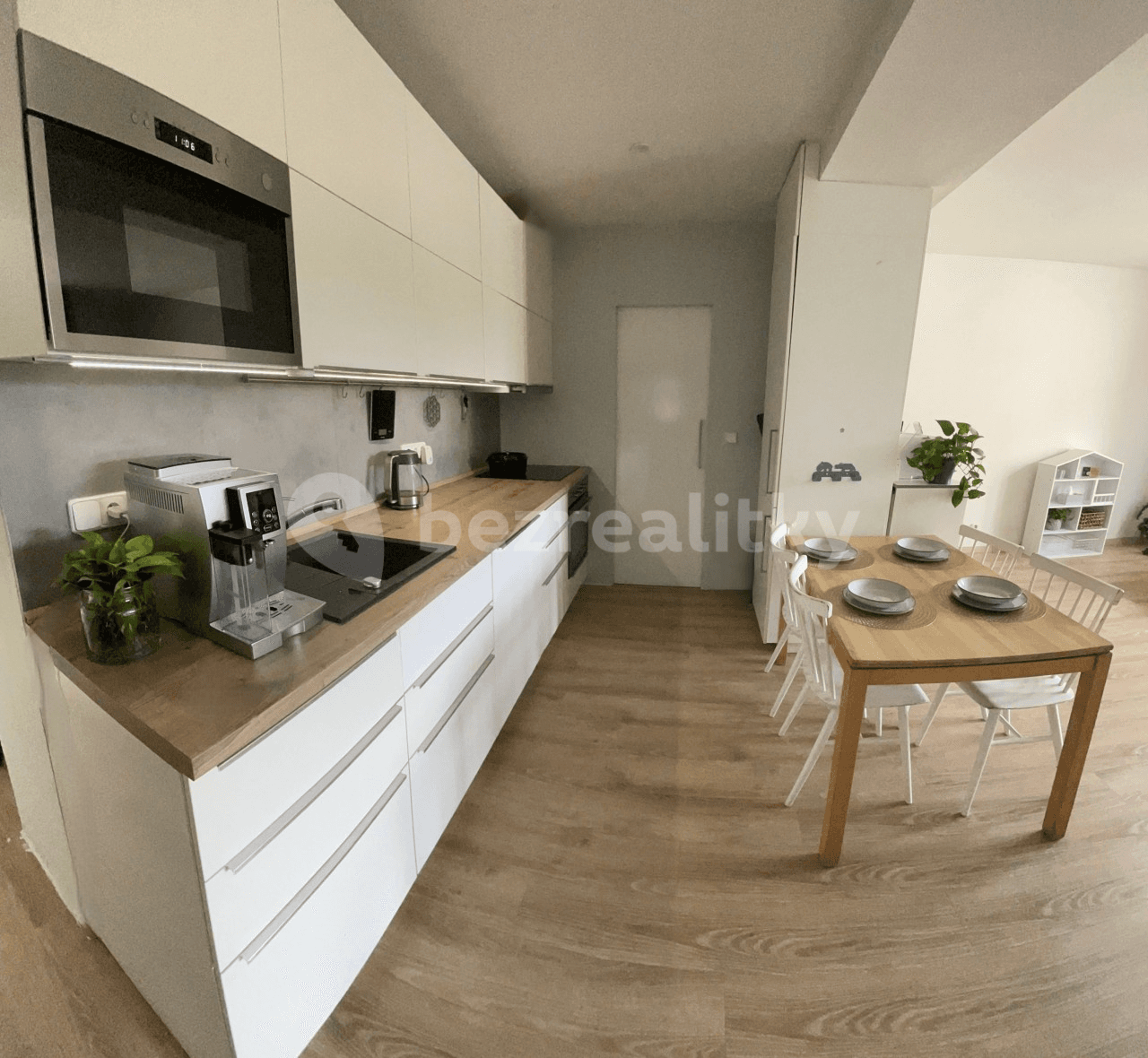 3 bedroom with open-plan kitchen flat to rent, 82 m², Záběhlická, Prague, Prague 3 bedroom with open-plan kitchen flat to rent, 82 m², Záběhlická, Prague, Prague