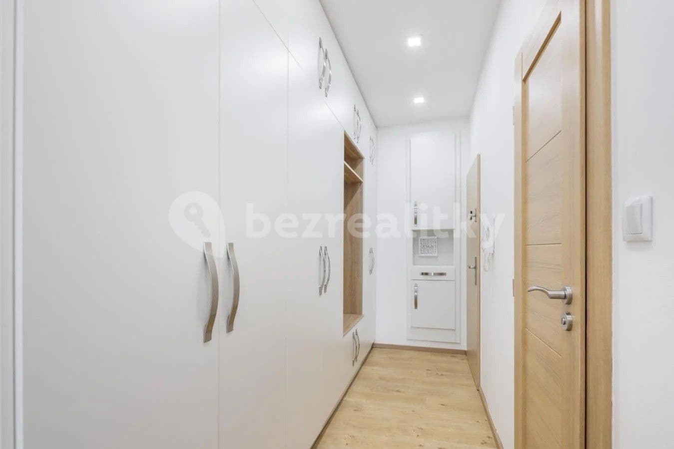 2 bedroom with open-plan kitchen flat to rent, 65 m², Bělohorská, Prague, Prague 2 bedroom with open-plan kitchen flat to rent, 65 m², Bělohorská, Prague, Prague