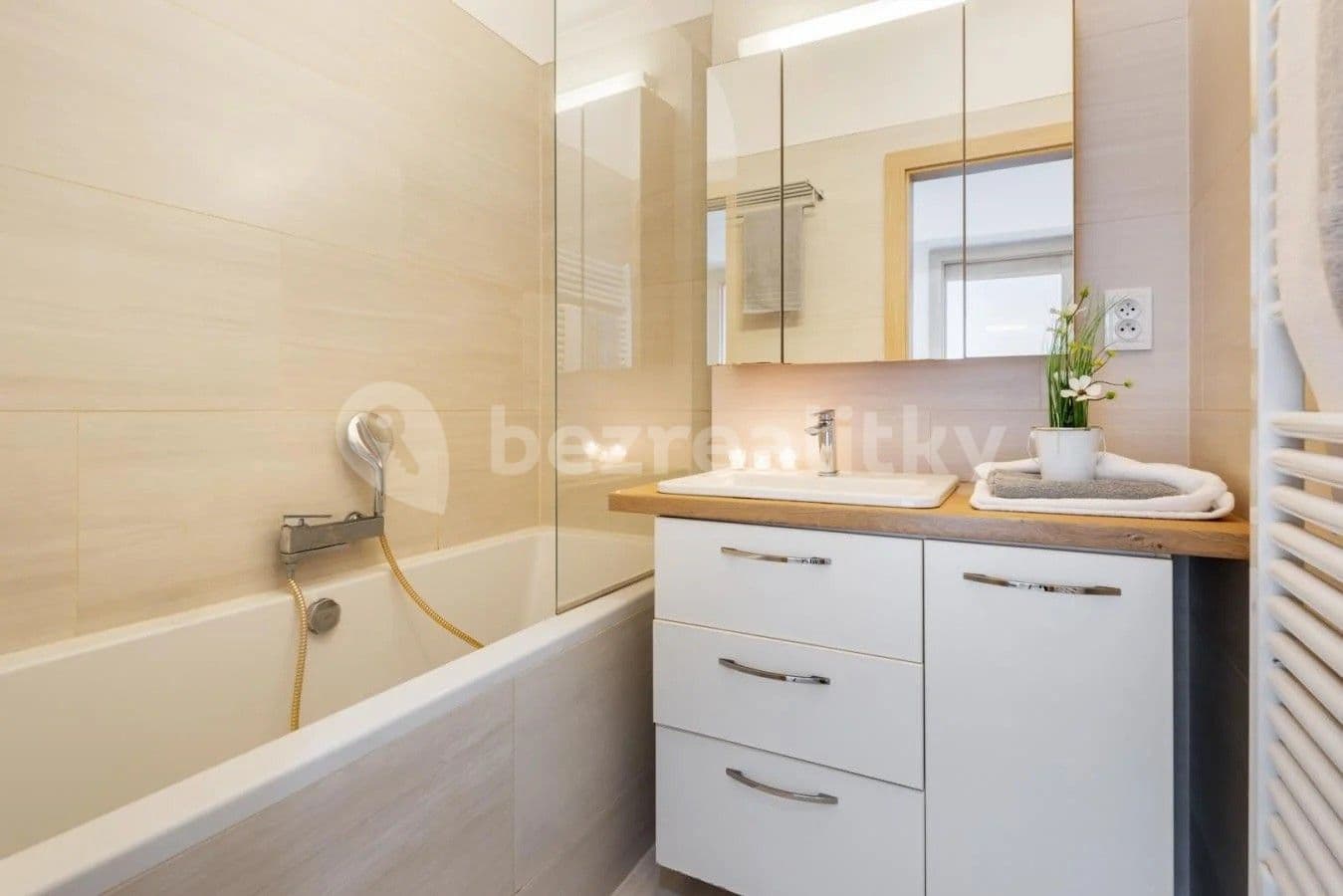 2 bedroom with open-plan kitchen flat to rent, 65 m², Bělohorská, Prague, Prague 2 bedroom with open-plan kitchen flat to rent, 65 m², Bělohorská, Prague, Prague