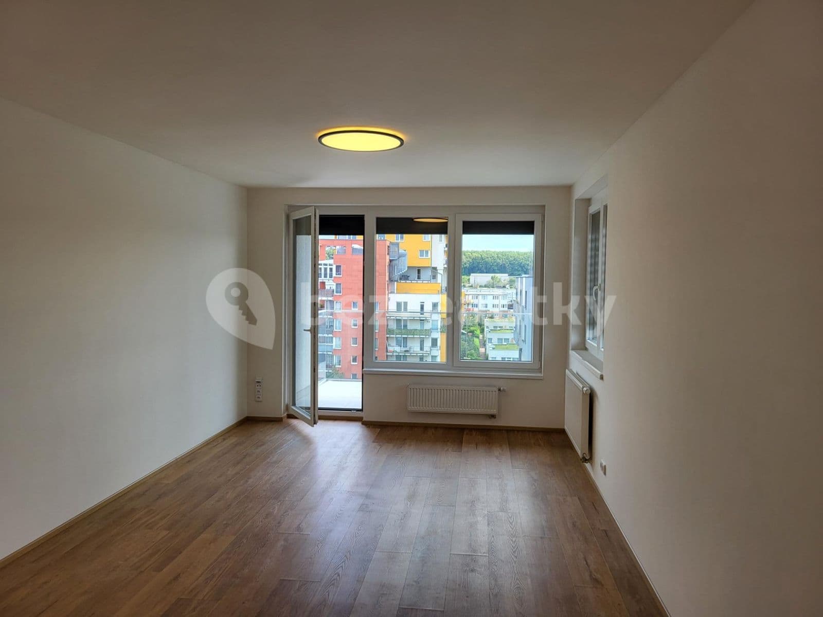 1 bedroom with open-plan kitchen flat to rent, 54 m², Pod Harfou, Prague, Prague 1 bedroom with open-plan kitchen flat to rent, 54 m², Pod Harfou, Prague, Prague