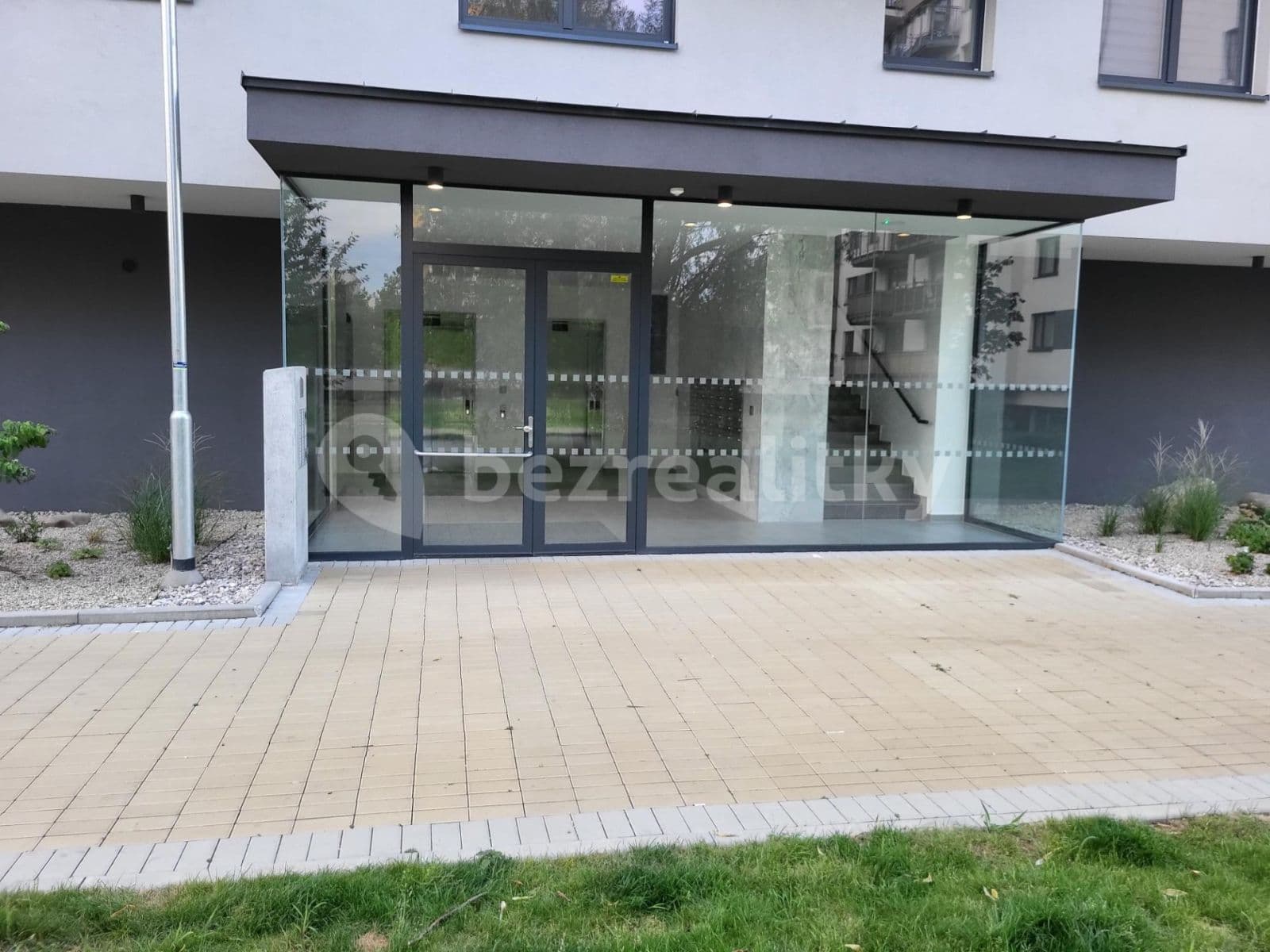 1 bedroom with open-plan kitchen flat to rent, 54 m², Pod Harfou, Prague, Prague 1 bedroom with open-plan kitchen flat to rent, 54 m², Pod Harfou, Prague, Prague