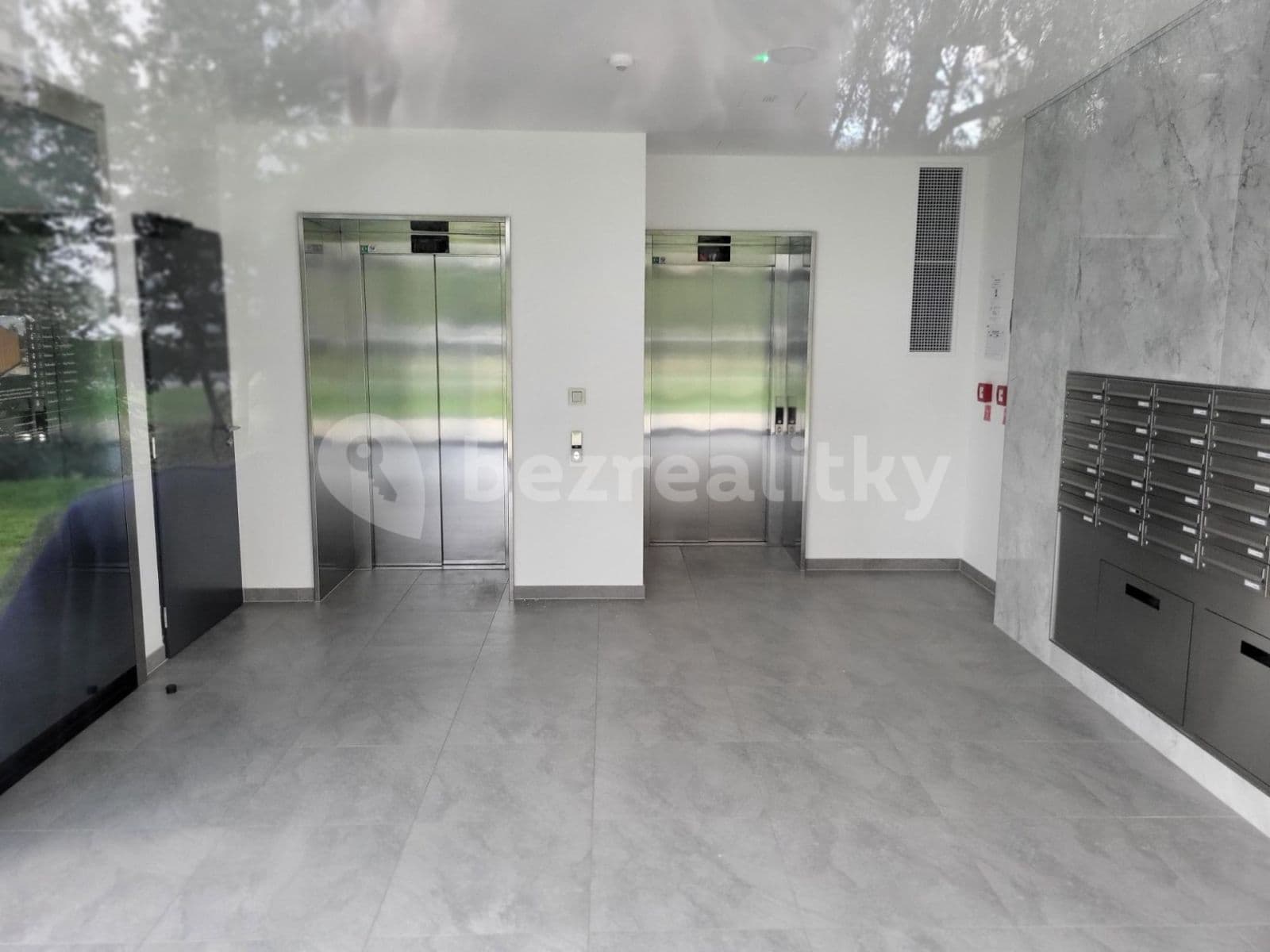 1 bedroom with open-plan kitchen flat to rent, 54 m², Pod Harfou, Prague, Prague 1 bedroom with open-plan kitchen flat to rent, 54 m², Pod Harfou, Prague, Prague