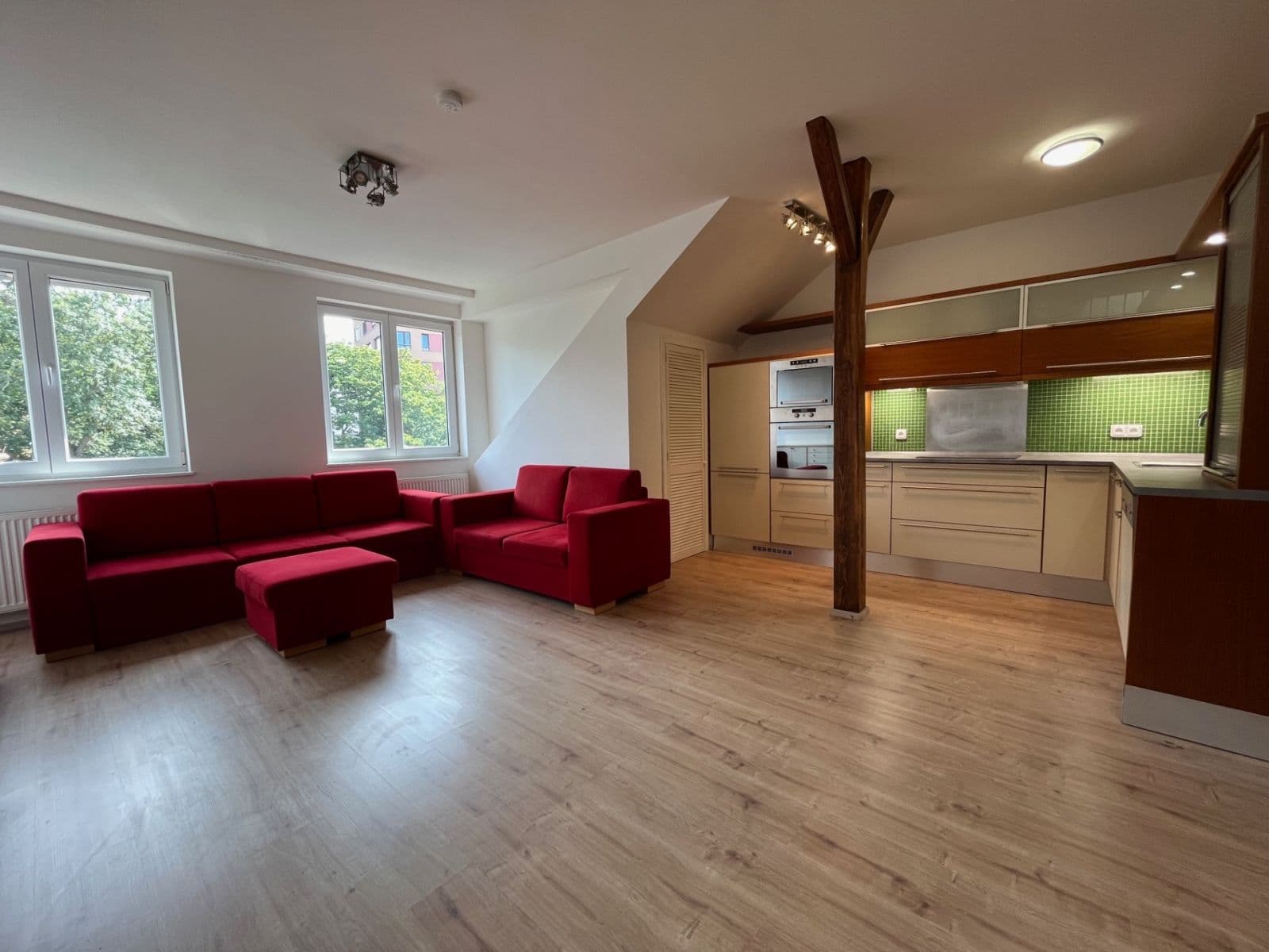 3 bedroom with open-plan kitchen flat to rent, 100 m², Pod Kavalírkou, Prague, Prague 3 bedroom with open-plan kitchen flat to rent, 100 m², Pod Kavalírkou, Prague, Prague
