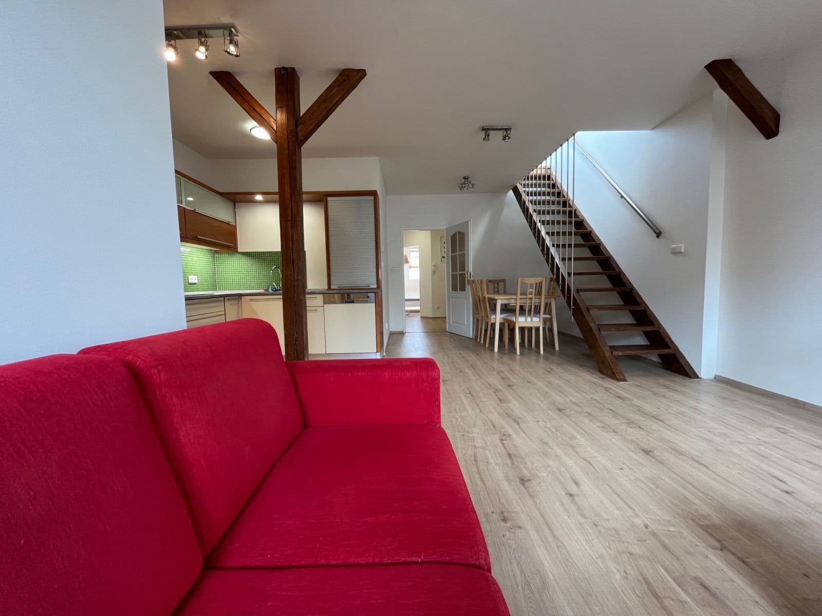 3 bedroom with open-plan kitchen flat to rent, 100 m², Pod Kavalírkou, Prague, Prague 3 bedroom with open-plan kitchen flat to rent, 100 m², Pod Kavalírkou, Prague, Prague