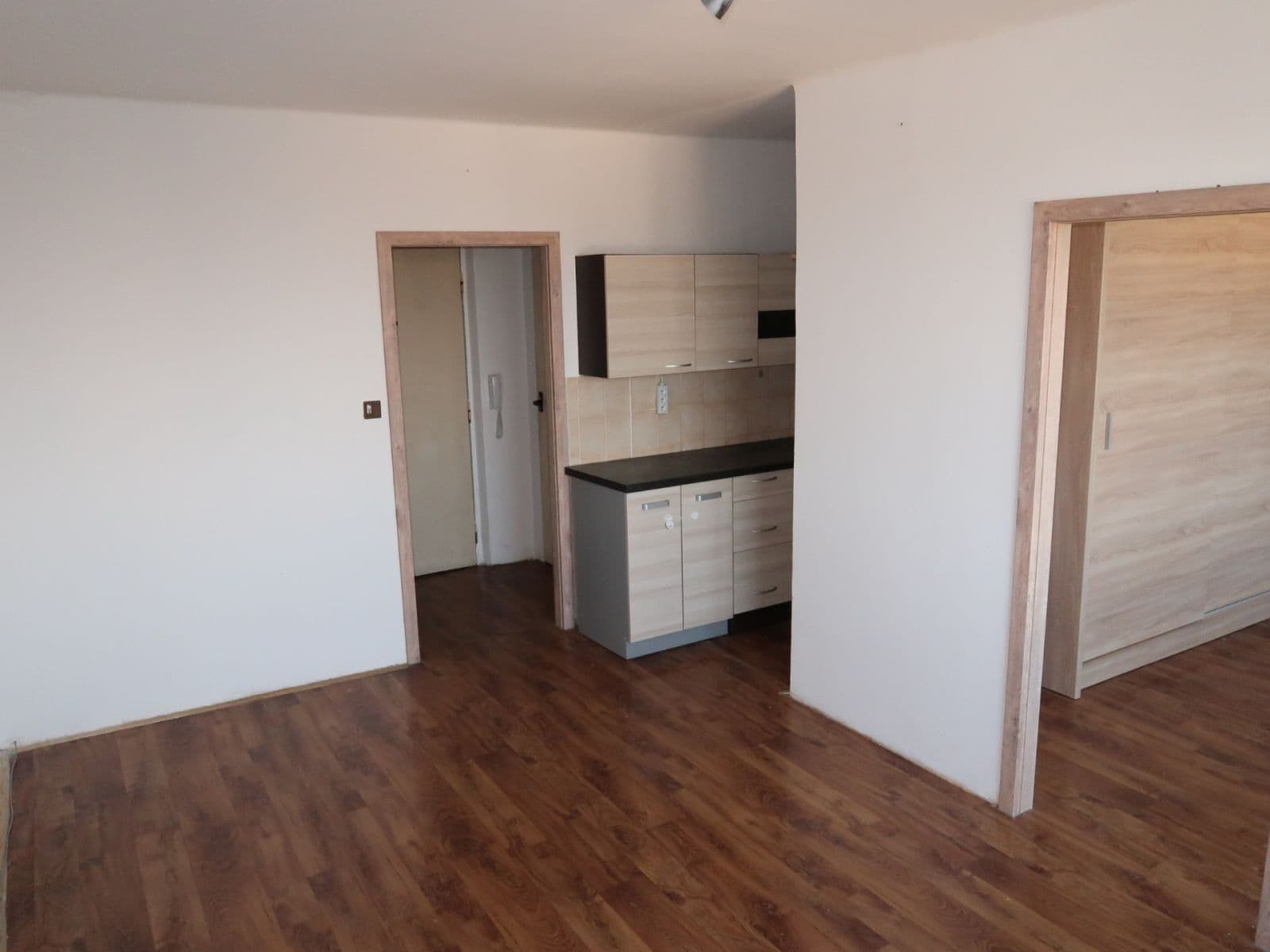 1 bedroom with open-plan kitchen flat to rent, 34 m², Veverkova, Hradec Králové, Královéhradecký Region 1 bedroom with open-plan kitchen flat to rent, 34 m², Veverkova, Hradec Králové, Královéhradecký Region