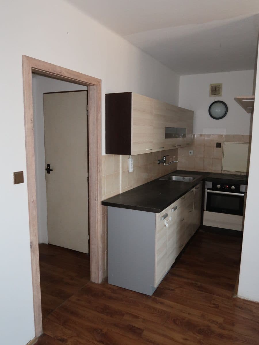 1 bedroom with open-plan kitchen flat to rent, 34 m², Veverkova, Hradec Králové, Královéhradecký Region 1 bedroom with open-plan kitchen flat to rent, 34 m², Veverkova, Hradec Králové, Královéhradecký Region