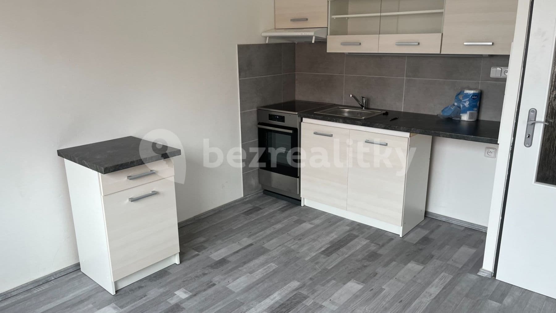 1 bedroom flat to rent, 37 m², Neklanova, Roudnice nad Labem, Ústecký Region 1 bedroom flat to rent, 37 m², Neklanova, Roudnice nad Labem, Ústecký Region