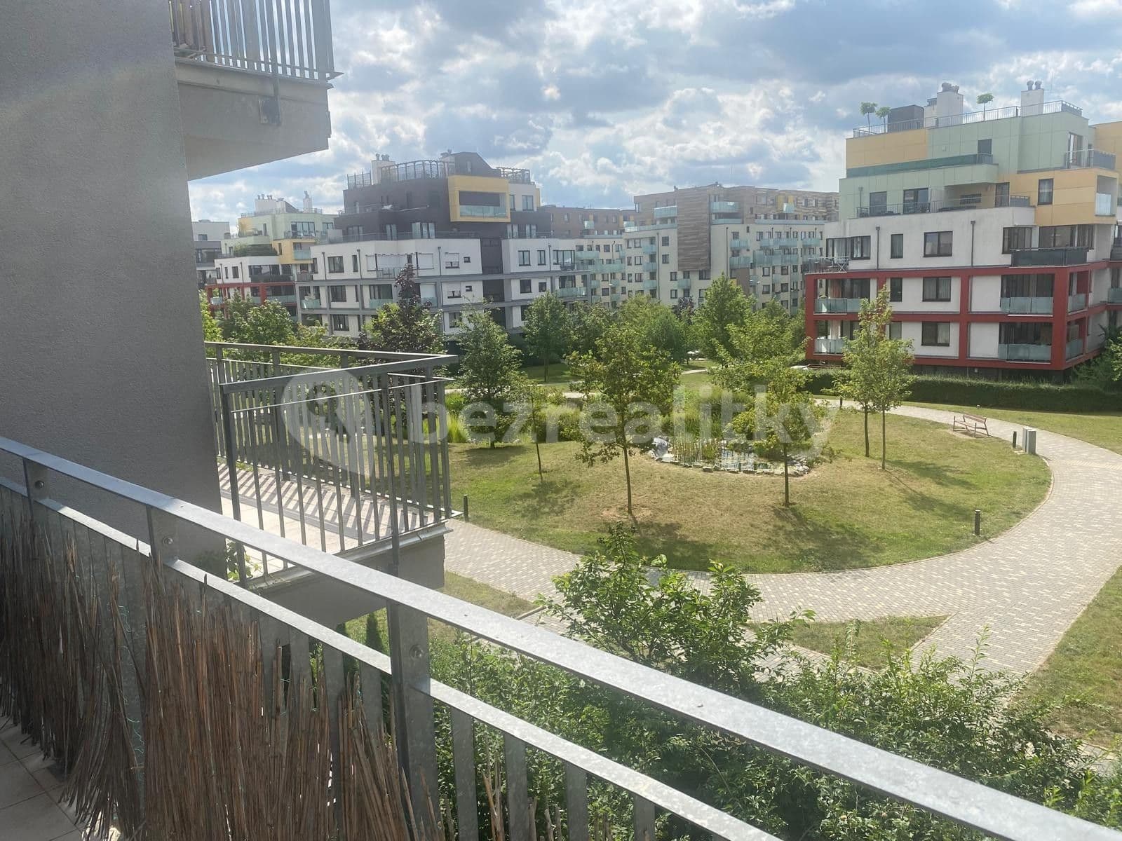 2 bedroom with open-plan kitchen flat to rent, 65 m², Svitákova, Prague, Prague 2 bedroom with open-plan kitchen flat to rent, 65 m², Svitákova, Prague, Prague