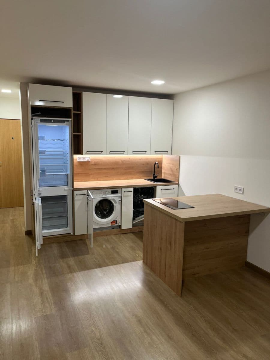 Studio flat to rent, 30 m², U Parku, Ostrava, Moravskoslezský Region Studio flat to rent, 30 m², U Parku, Ostrava, Moravskoslezský Region