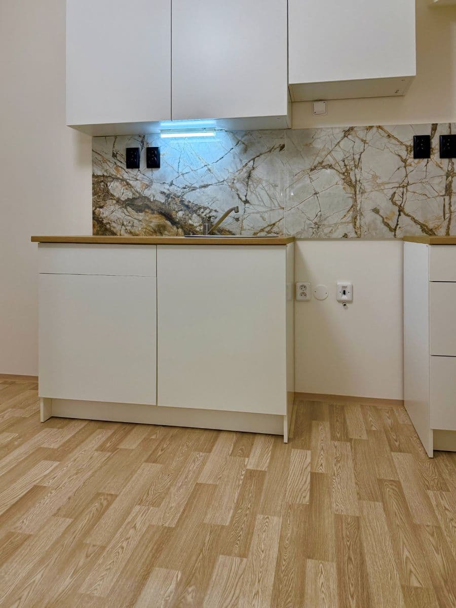 2 bedroom flat for sale, 56 m², Čestmírova, Prague, Prague 2 bedroom flat for sale, 56 m², Čestmírova, Prague, Prague