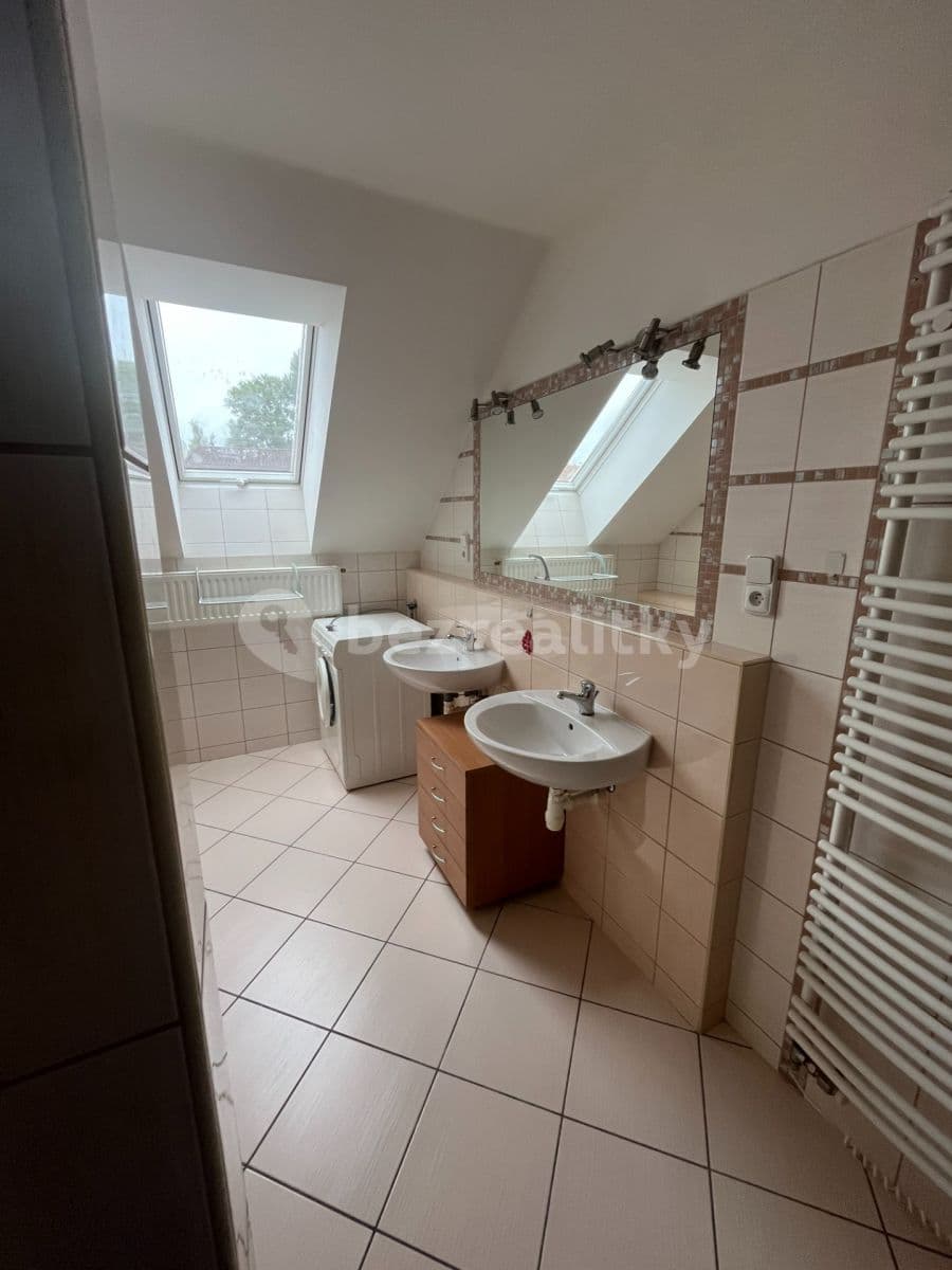 2 bedroom with open-plan kitchen flat to rent, 120 m², Bohatcova, Brno, Jihomoravský Region 2 bedroom with open-plan kitchen flat to rent, 120 m², Bohatcova, Brno, Jihomoravský Region
