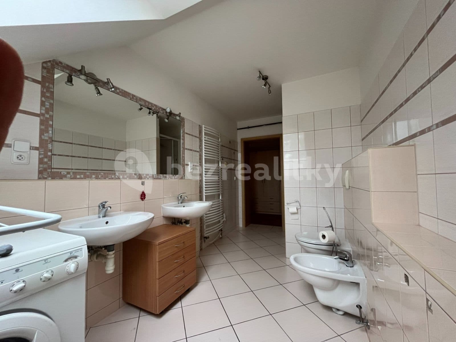 2 bedroom with open-plan kitchen flat to rent, 120 m², Bohatcova, Brno, Jihomoravský Region 2 bedroom with open-plan kitchen flat to rent, 120 m², Bohatcova, Brno, Jihomoravský Region