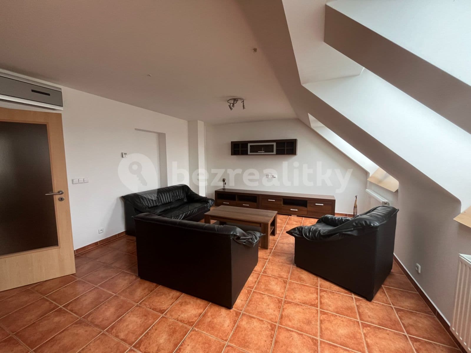 2 bedroom with open-plan kitchen flat to rent, 120 m², Bohatcova, Brno, Jihomoravský Region 2 bedroom with open-plan kitchen flat to rent, 120 m², Bohatcova, Brno, Jihomoravský Region
