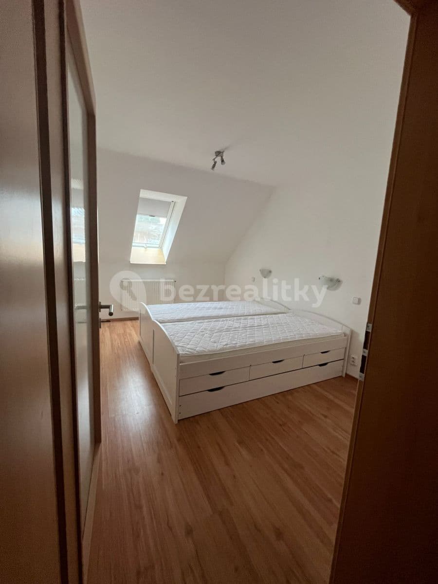 2 bedroom with open-plan kitchen flat to rent, 120 m², Bohatcova, Brno, Jihomoravský Region 2 bedroom with open-plan kitchen flat to rent, 120 m², Bohatcova, Brno, Jihomoravský Region