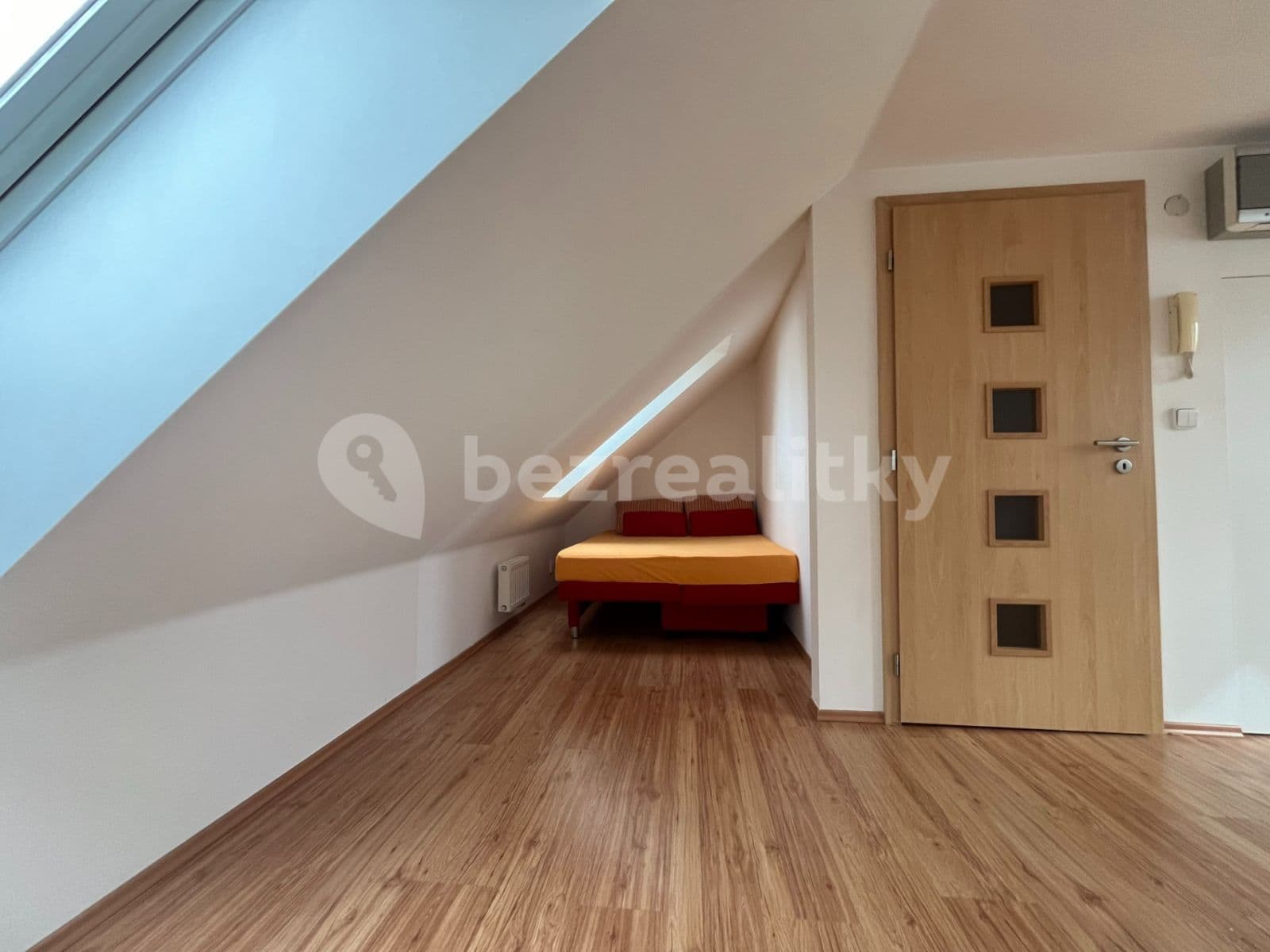 2 bedroom with open-plan kitchen flat to rent, 120 m², Bohatcova, Brno, Jihomoravský Region 2 bedroom with open-plan kitchen flat to rent, 120 m², Bohatcova, Brno, Jihomoravský Region