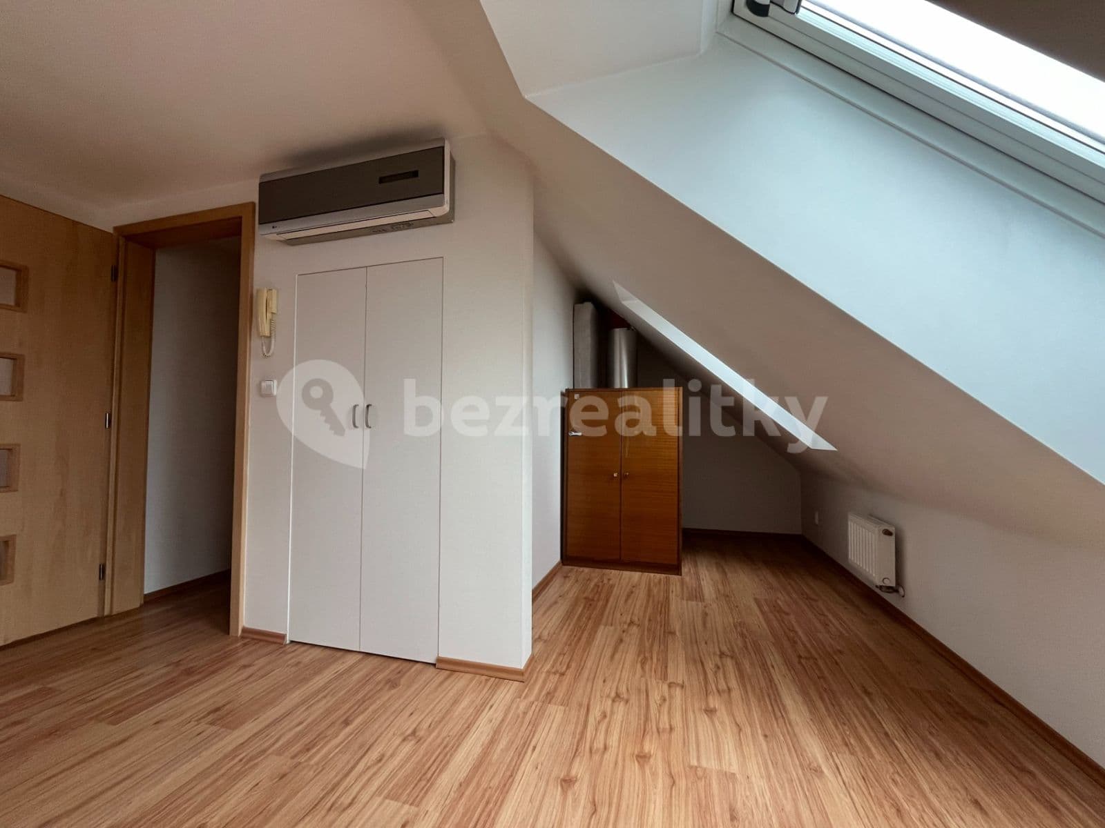 2 bedroom with open-plan kitchen flat to rent, 120 m², Bohatcova, Brno, Jihomoravský Region 2 bedroom with open-plan kitchen flat to rent, 120 m², Bohatcova, Brno, Jihomoravský Region