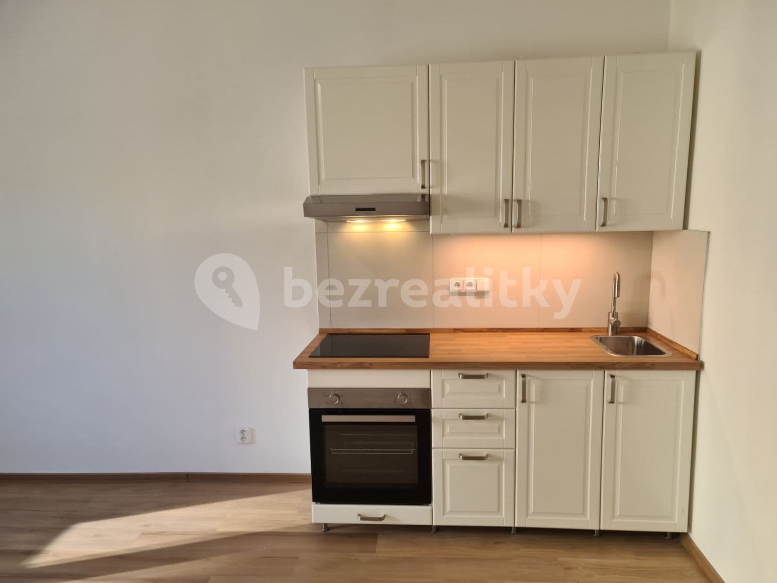 Studio flat to rent, 30 m², Jana Želivského, Prague, Prague Studio flat to rent, 30 m², Jana Želivského, Prague, Prague