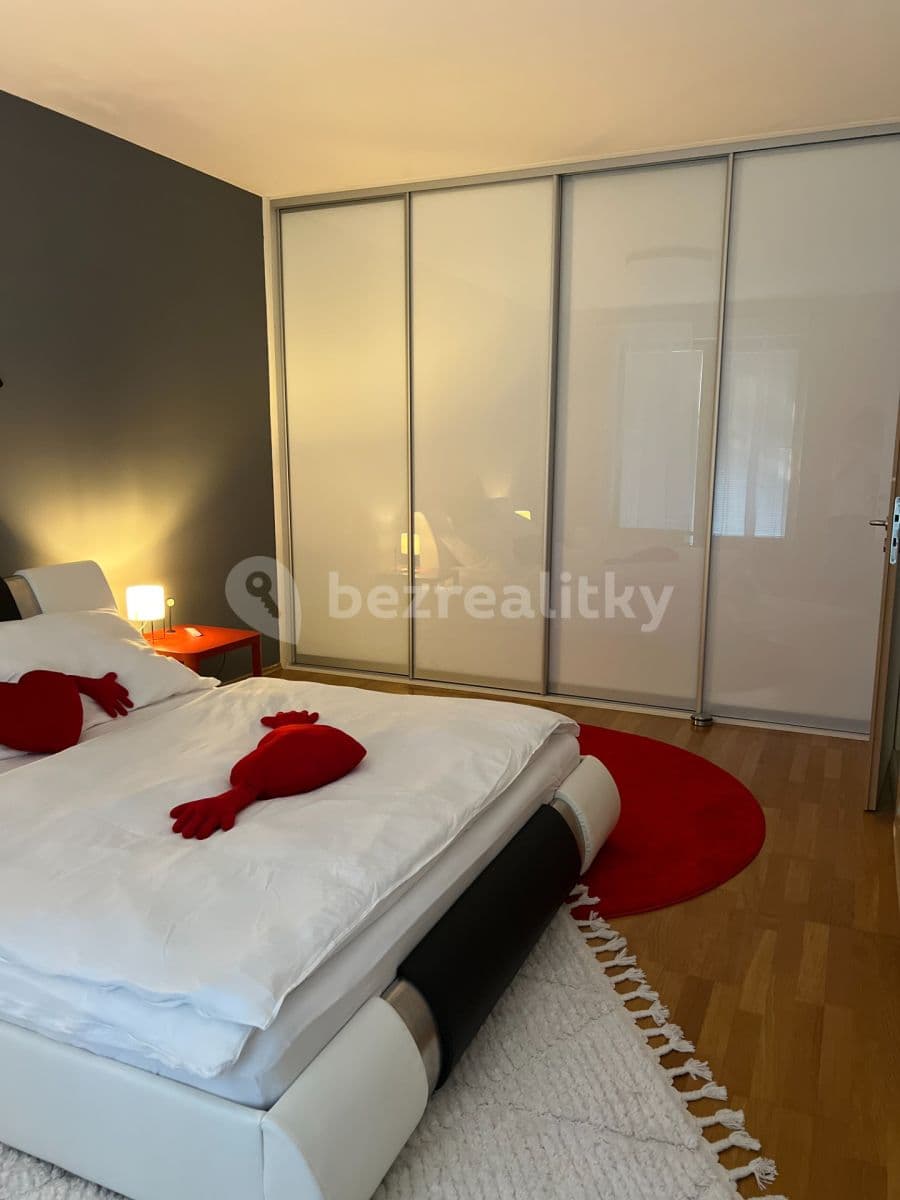 1 bedroom with open-plan kitchen flat to rent, 56 m², Varhulíkové, Prague, Prague 1 bedroom with open-plan kitchen flat to rent, 56 m², Varhulíkové, Prague, Prague