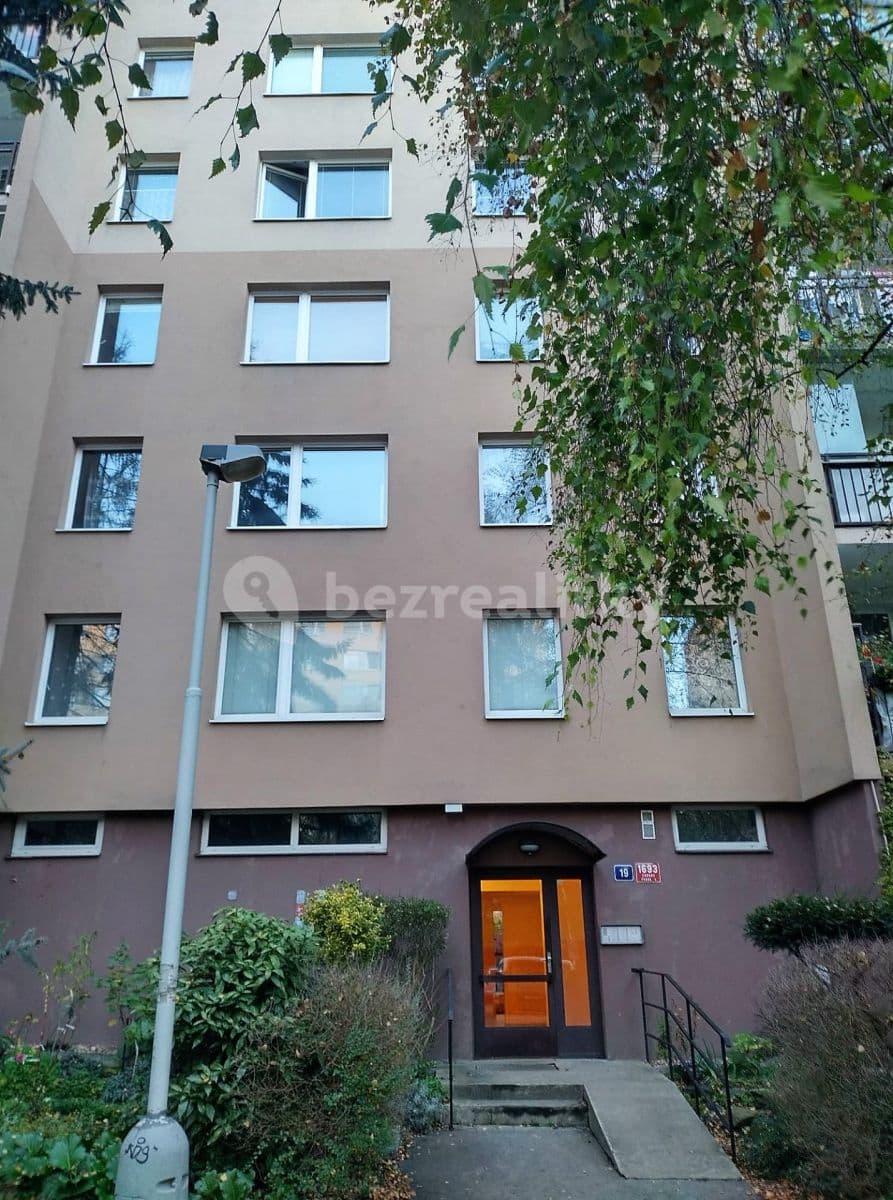 Studio flat to rent, 32 m², Benkova, Prague, Prague Studio flat to rent, 32 m², Benkova, Prague, Prague