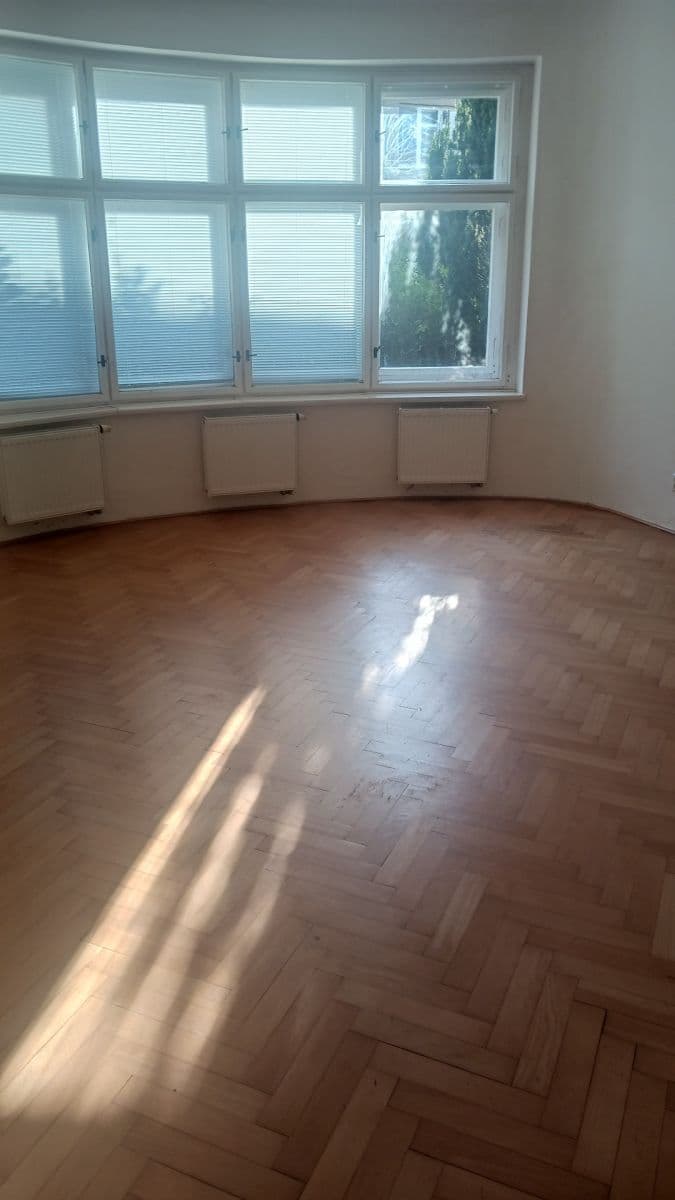 2 bedroom flat to rent, 74 m², Fetrovská, Prague, Prague 2 bedroom flat to rent, 74 m², Fetrovská, Prague, Prague