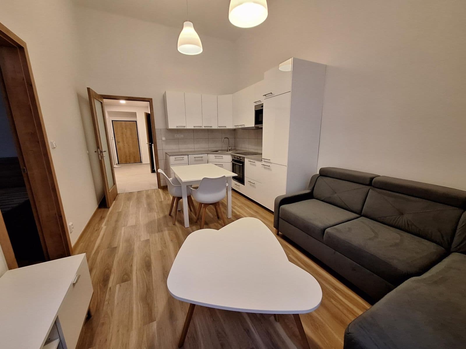 1 bedroom with open-plan kitchen flat to rent, 49 m², Mikovcova, Prague, Prague 1 bedroom with open-plan kitchen flat to rent, 49 m², Mikovcova, Prague, Prague