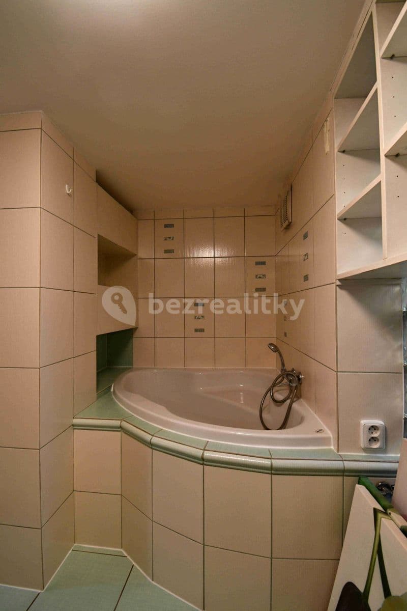 2 bedroom flat to rent, 50 m², Mahenova, Prague, Prague 2 bedroom flat to rent, 50 m², Mahenova, Prague, Prague