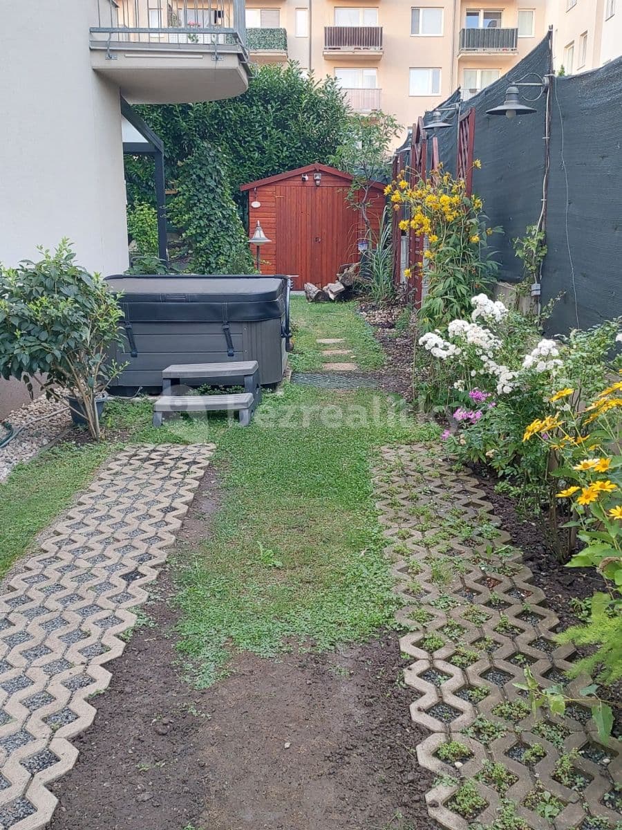 1 bedroom with open-plan kitchen flat to rent, 54 m², Rudolfa Holeky, Prague, Prague 1 bedroom with open-plan kitchen flat to rent, 54 m², Rudolfa Holeky, Prague, Prague