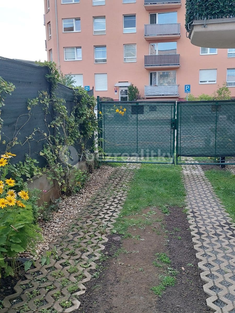 1 bedroom with open-plan kitchen flat to rent, 54 m², Rudolfa Holeky, Prague, Prague 1 bedroom with open-plan kitchen flat to rent, 54 m², Rudolfa Holeky, Prague, Prague