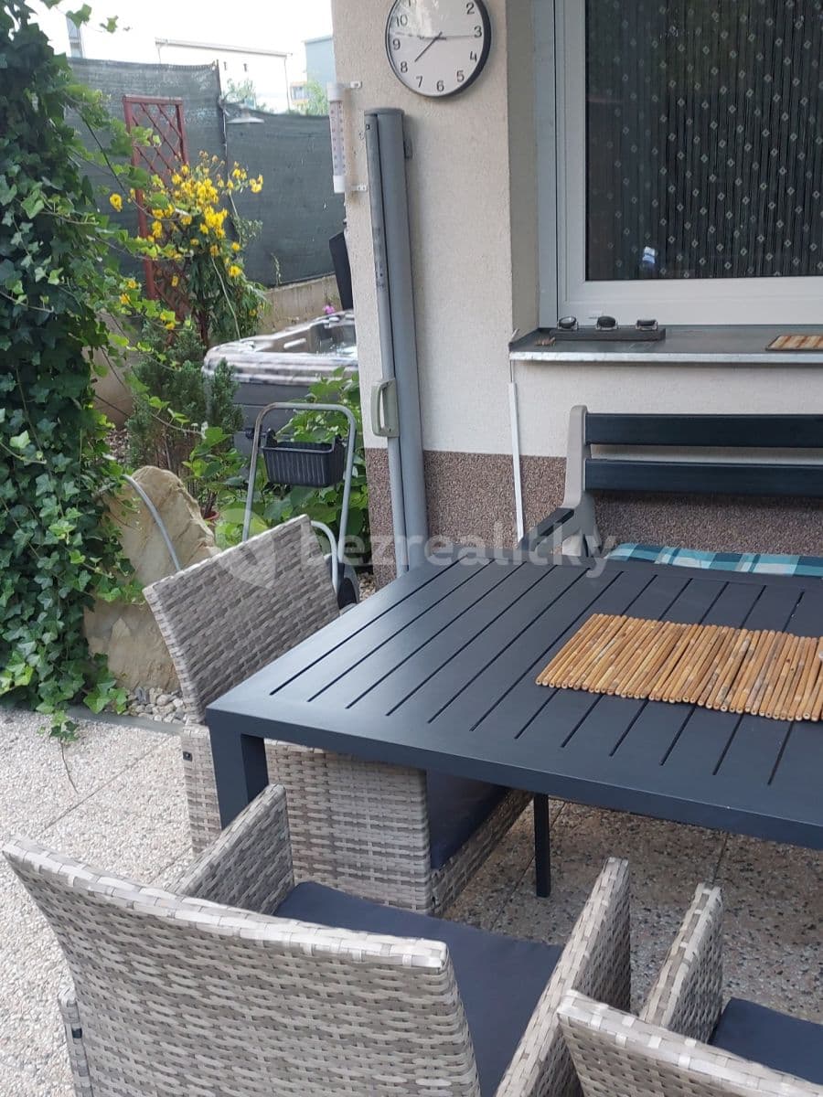 1 bedroom with open-plan kitchen flat to rent, 54 m², Rudolfa Holeky, Prague, Prague 1 bedroom with open-plan kitchen flat to rent, 54 m², Rudolfa Holeky, Prague, Prague