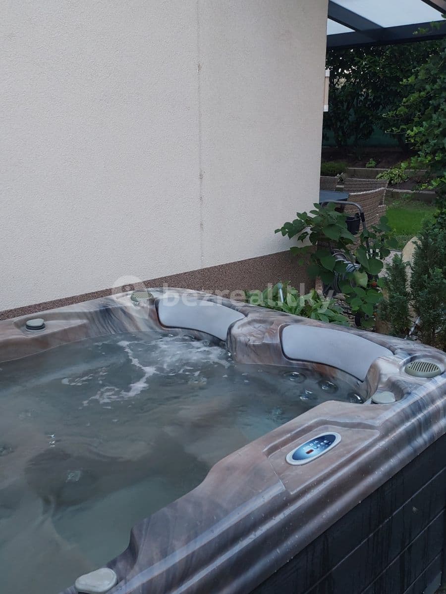 1 bedroom with open-plan kitchen flat to rent, 54 m², Rudolfa Holeky, Prague, Prague 1 bedroom with open-plan kitchen flat to rent, 54 m², Rudolfa Holeky, Prague, Prague
