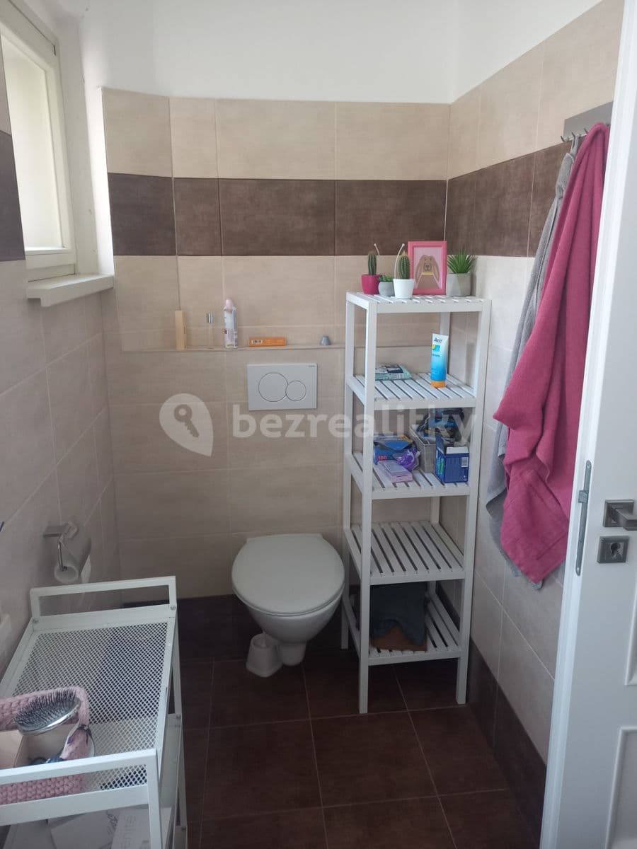 Small studio flat to rent, 32 m², Na Míčánkách, Prague, Prague Small studio flat to rent, 32 m², Na Míčánkách, Prague, Prague