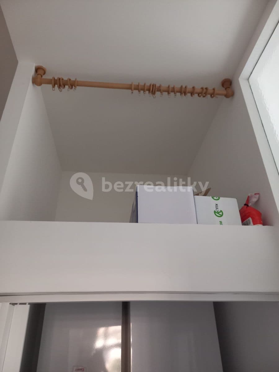 Small studio flat to rent, 32 m², Na Míčánkách, Prague, Prague Small studio flat to rent, 32 m², Na Míčánkách, Prague, Prague