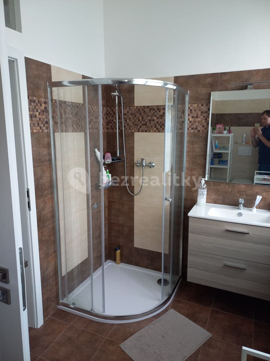 Small studio flat to rent, 32 m², Na Míčánkách, Prague, Prague Small studio flat to rent, 32 m², Na Míčánkách, Prague, Prague