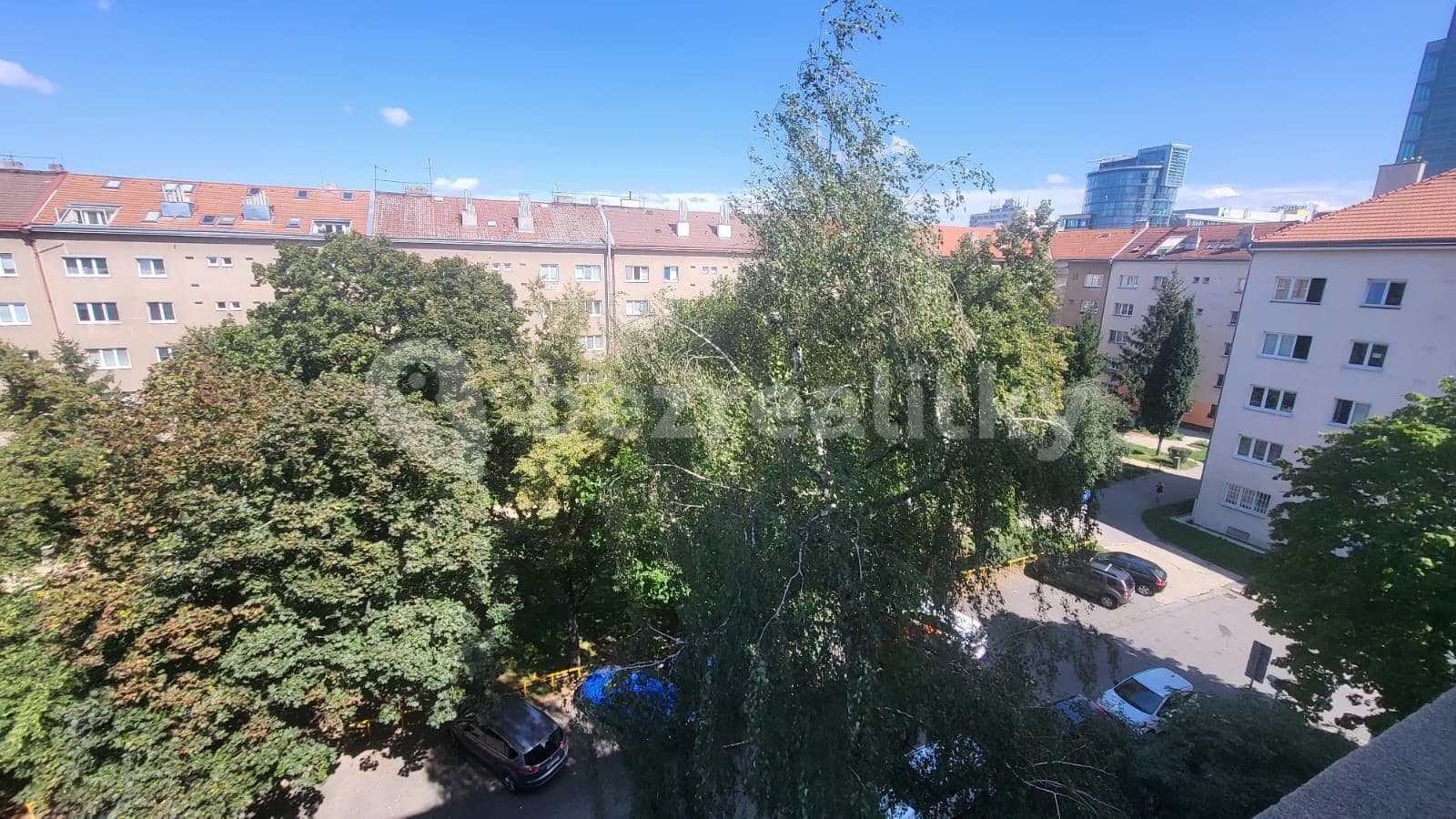 1 bedroom with open-plan kitchen flat to rent, 45 m², Humpolecká, Prague, Prague 1 bedroom with open-plan kitchen flat to rent, 45 m², Humpolecká, Prague, Prague