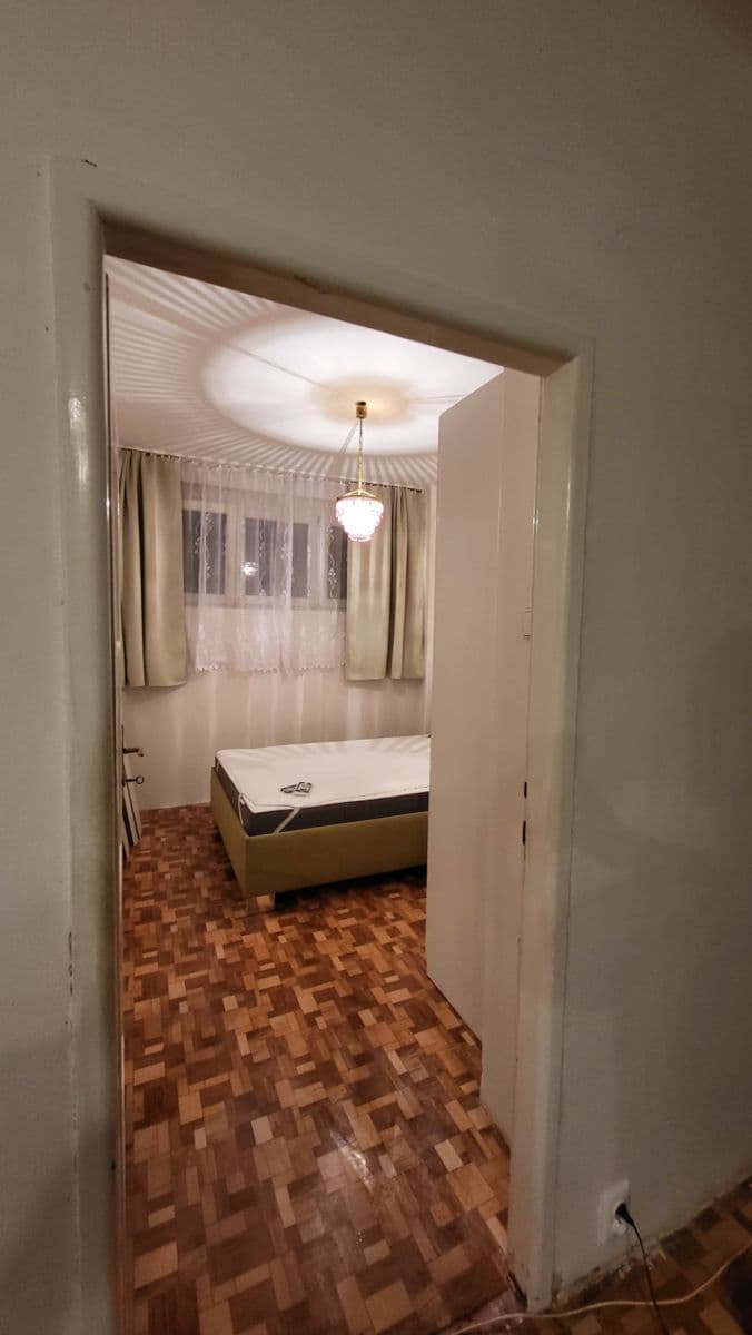 1 bedroom with open-plan kitchen flat to rent, 45 m², Humpolecká, Prague, Prague 1 bedroom with open-plan kitchen flat to rent, 45 m², Humpolecká, Prague, Prague