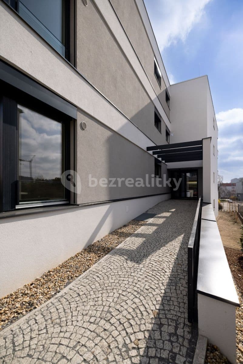 1 bedroom with open-plan kitchen flat to rent, 53 m², Armády, Prague, Prague 1 bedroom with open-plan kitchen flat to rent, 53 m², Armády, Prague, Prague