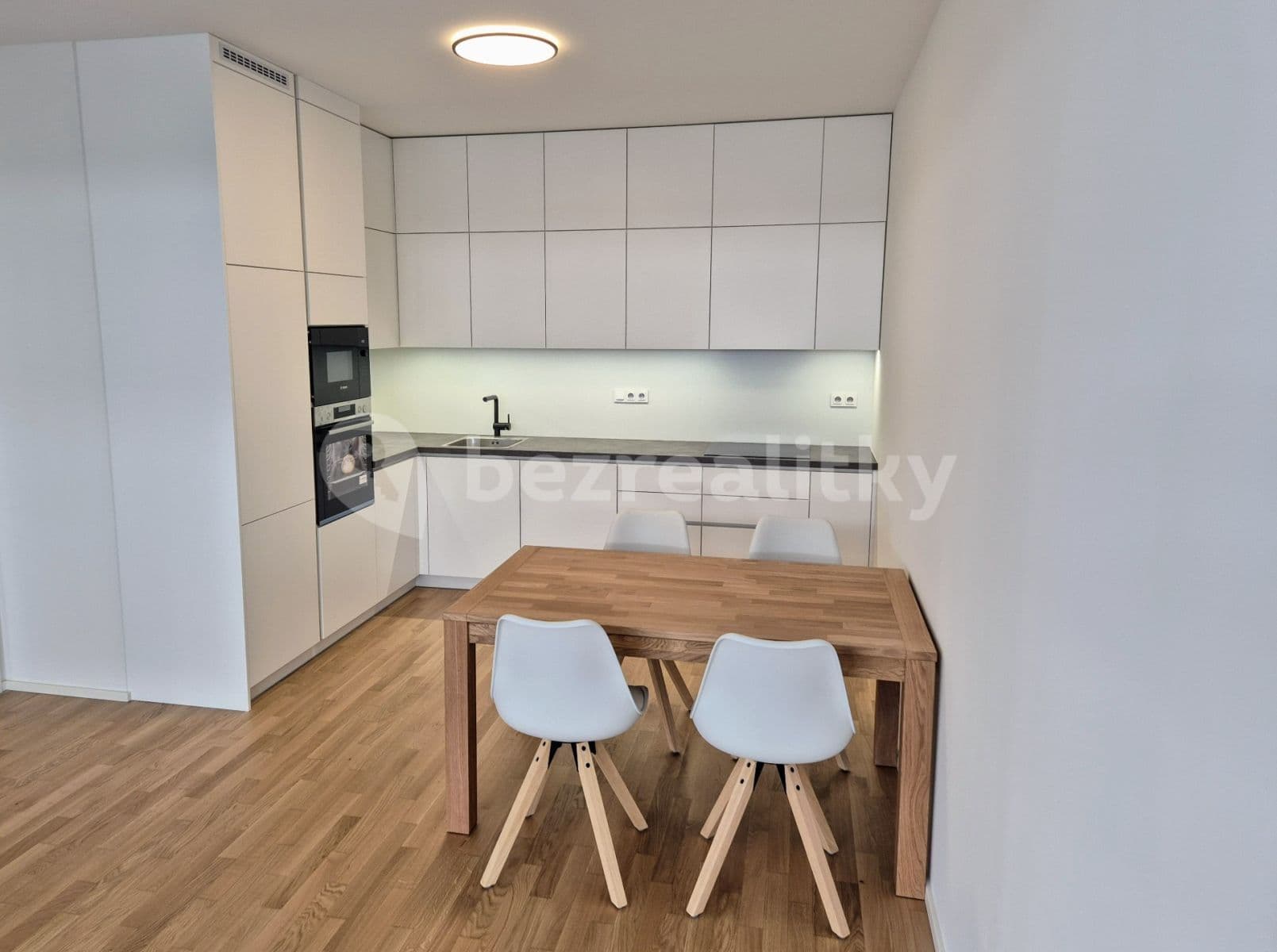1 bedroom with open-plan kitchen flat to rent, 53 m², Armády, Prague, Prague 1 bedroom with open-plan kitchen flat to rent, 53 m², Armády, Prague, Prague