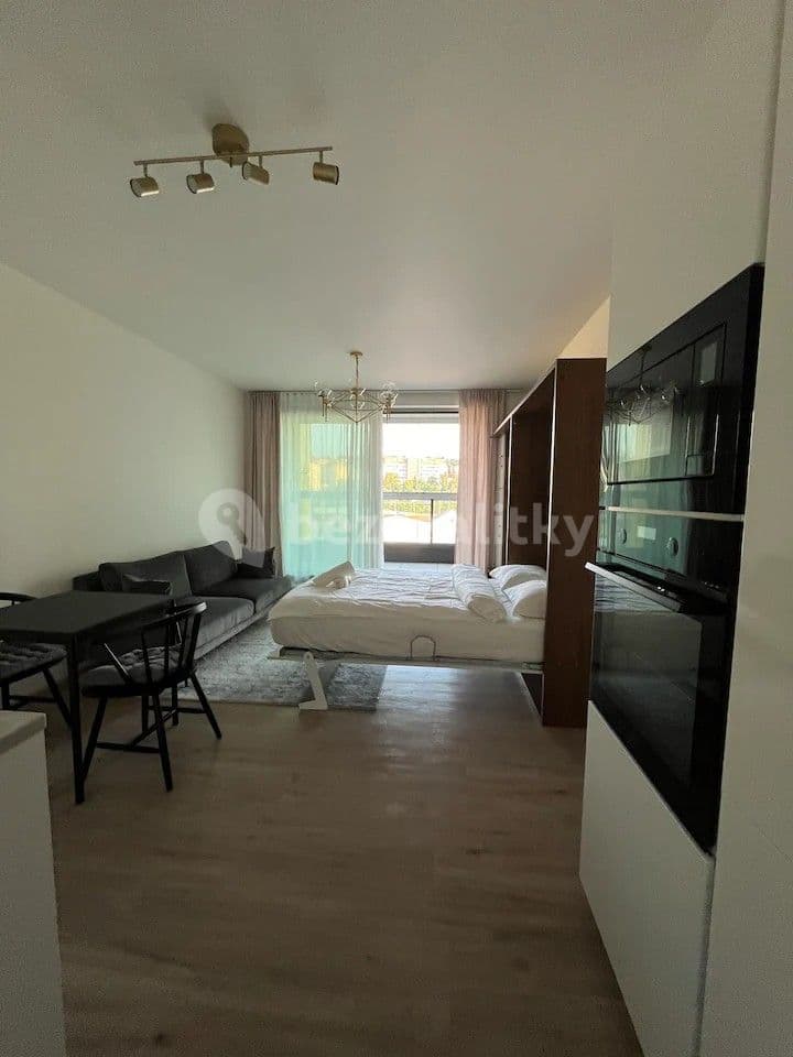 Studio flat to rent, 32 m², Kurta Konráda, Prague, Prague Studio flat to rent, 32 m², Kurta Konráda, Prague, Prague