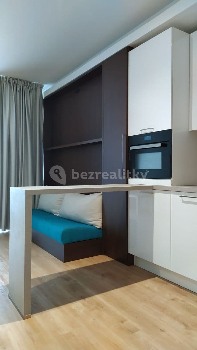 Studio flat to rent, 34 m², Mukařovského, Prague, Prague Studio flat to rent, 34 m², Mukařovského, Prague, Prague