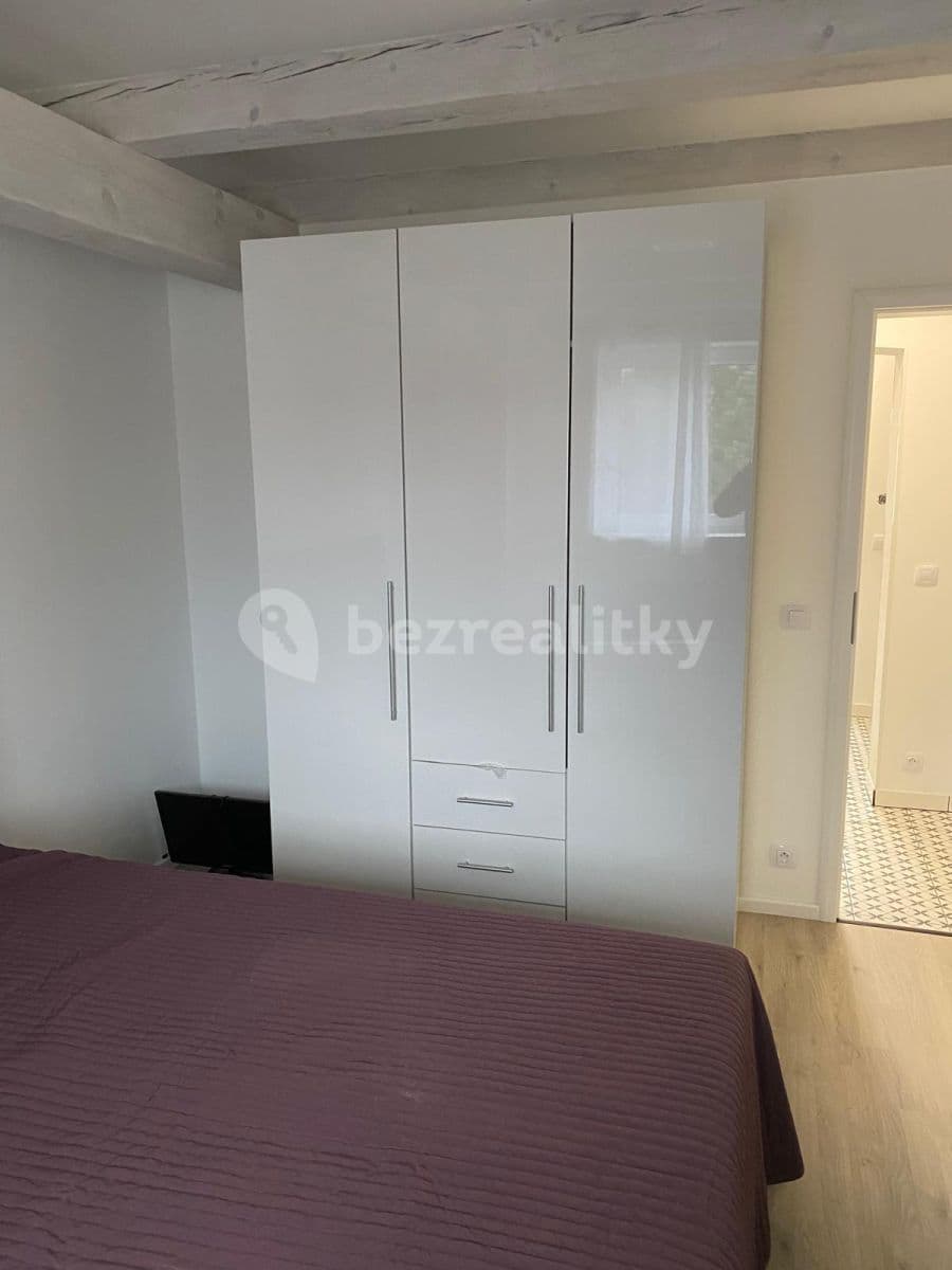 1 bedroom with open-plan kitchen flat to rent, 50 m², Za rybníkem, Lišany, Středočeský Region 1 bedroom with open-plan kitchen flat to rent, 50 m², Za rybníkem, Lišany, Středočeský Region