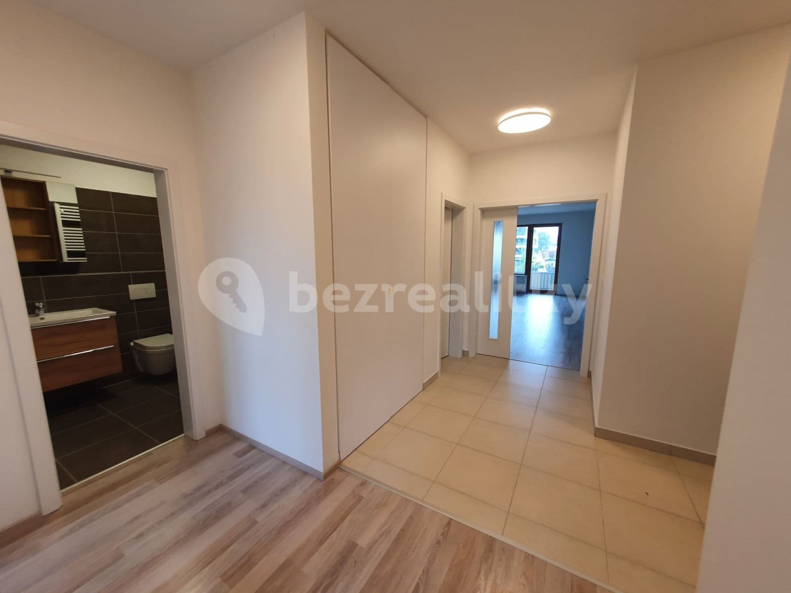 2 bedroom with open-plan kitchen flat to rent, 96 m², K Vystrkovu, Prague, Prague 2 bedroom with open-plan kitchen flat to rent, 96 m², K Vystrkovu, Prague, Prague