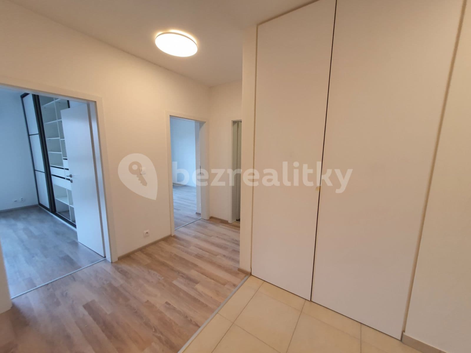 2 bedroom with open-plan kitchen flat to rent, 96 m², K Vystrkovu, Prague, Prague 2 bedroom with open-plan kitchen flat to rent, 96 m², K Vystrkovu, Prague, Prague