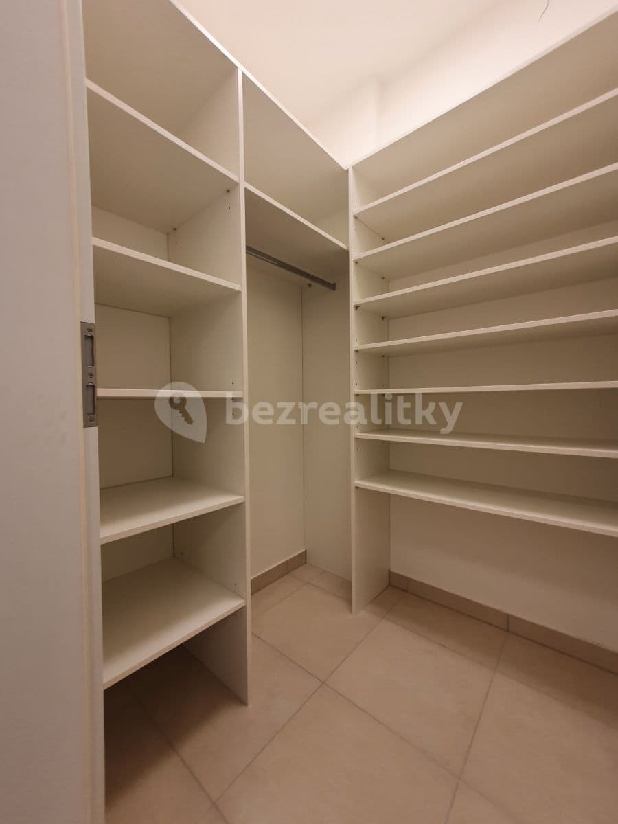2 bedroom with open-plan kitchen flat to rent, 96 m², K Vystrkovu, Prague, Prague 2 bedroom with open-plan kitchen flat to rent, 96 m², K Vystrkovu, Prague, Prague