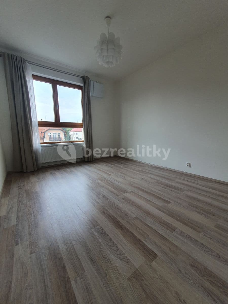 2 bedroom with open-plan kitchen flat to rent, 96 m², K Vystrkovu, Prague, Prague 2 bedroom with open-plan kitchen flat to rent, 96 m², K Vystrkovu, Prague, Prague