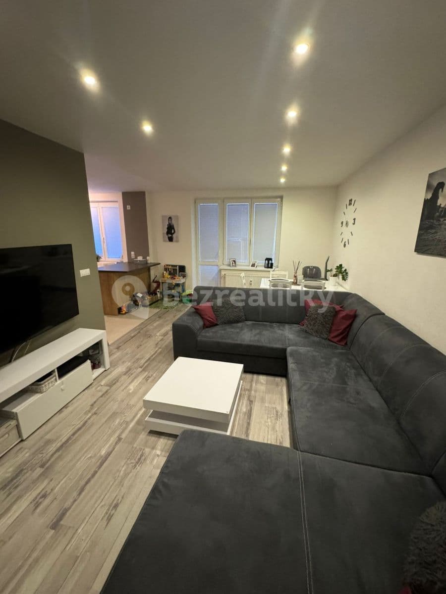 2 bedroom with open-plan kitchen flat to rent, 78 m², Legionářů, Příbram, Středočeský Region 2 bedroom with open-plan kitchen flat to rent, 78 m², Legionářů, Příbram, Středočeský Region